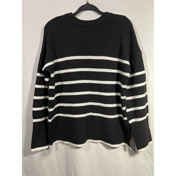 Inner Circle Women’s Black and White Striped Pull Over Sweater Size Medium - Picture 2 of 7